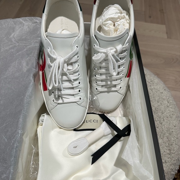 Gucci New Ace Logo Sneakers - Picture 3 of 5